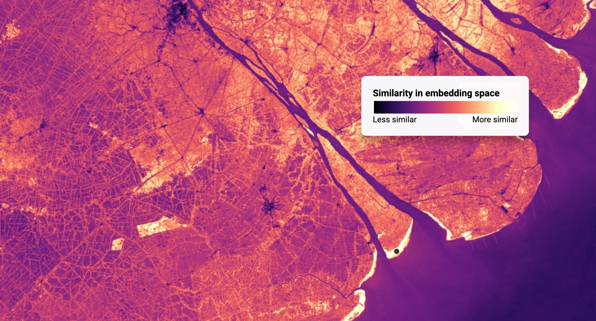 Mapa de calor satelital de un delta que muestra similitud en el espacio de incrustación, que varía del morado oscuro al amarillo claro.